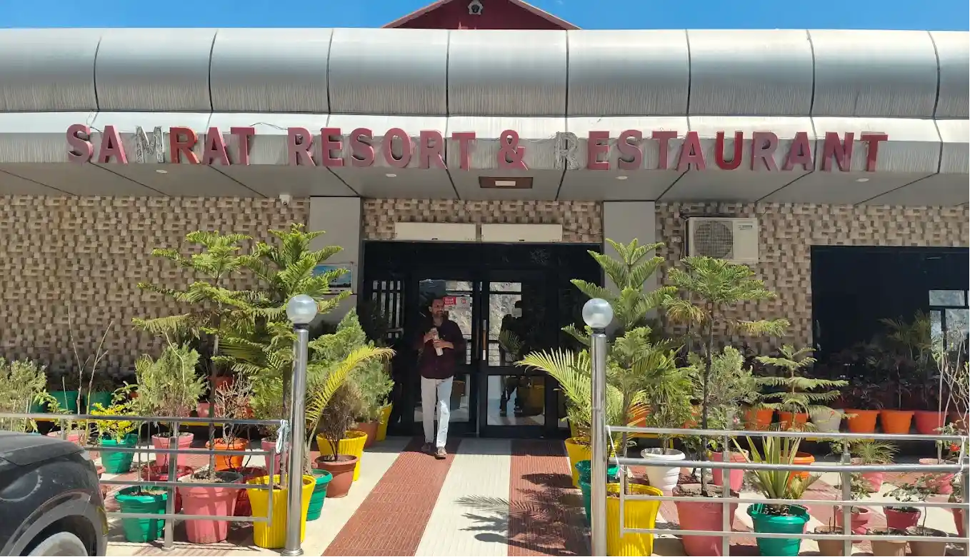 Hotel Samrat Resort